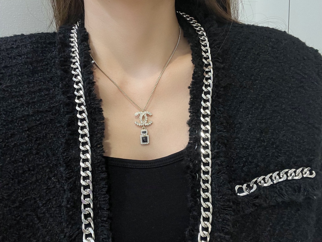 Chanel Necklace White Adjustable L