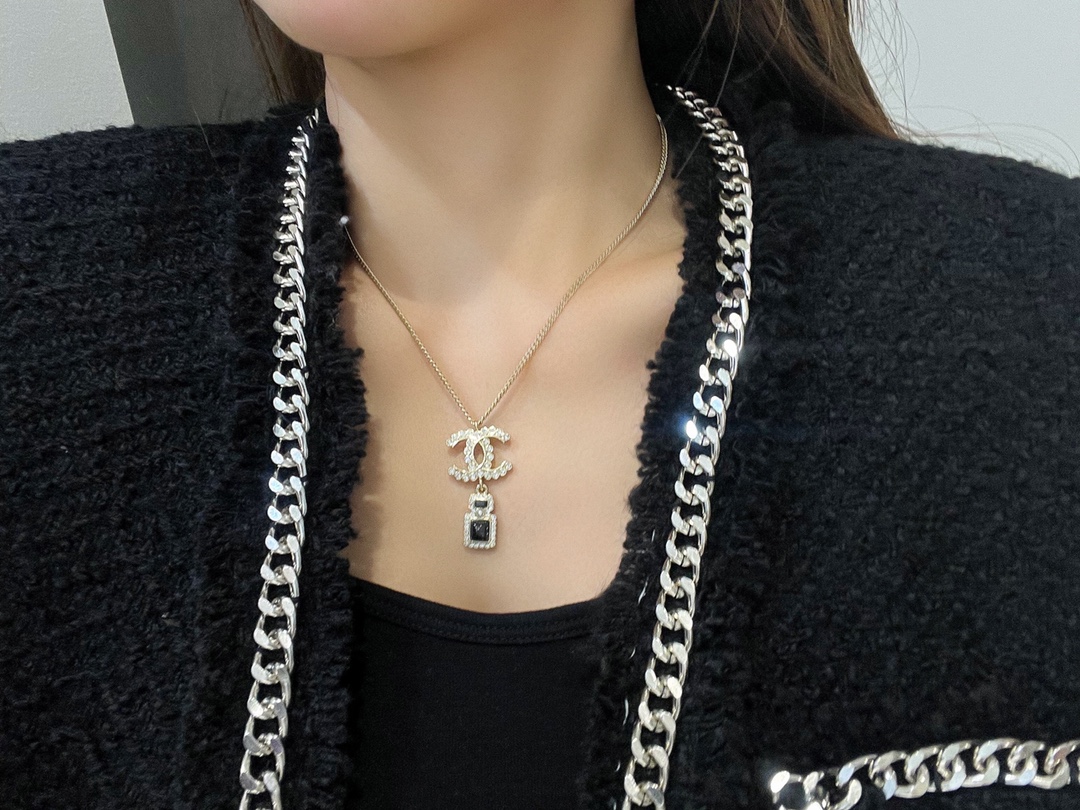 Chanel Necklace White Adjustable L