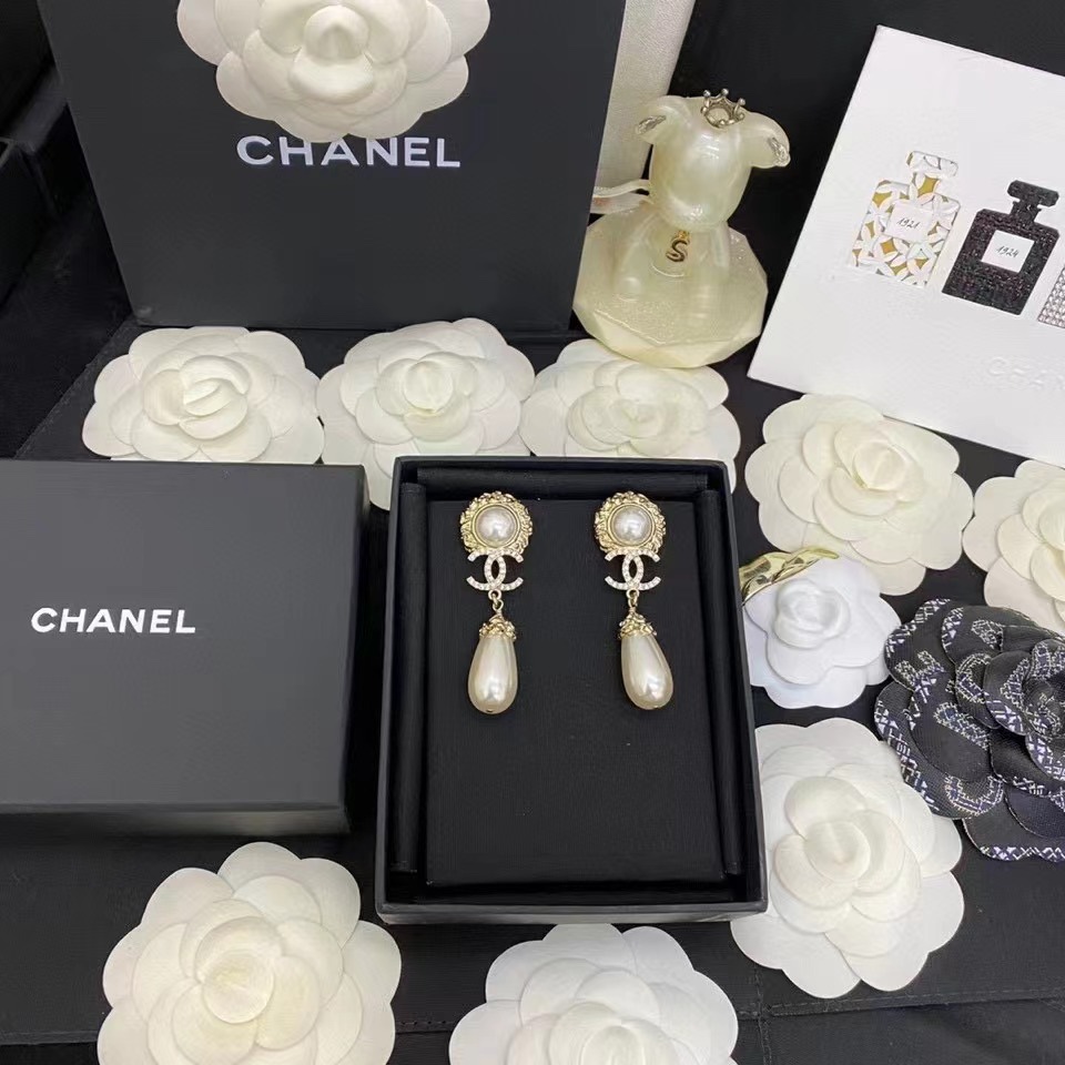 Chanel Earrings Pearl L