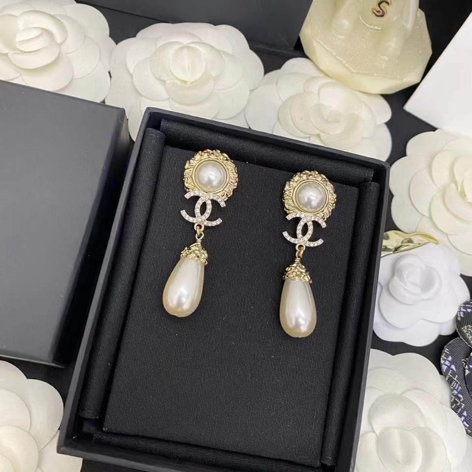 Chanel Earrings Pearl L