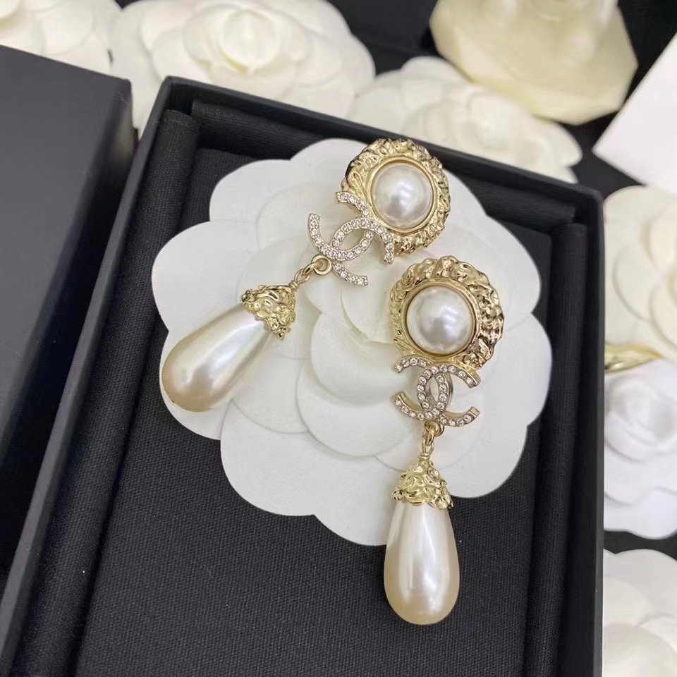Chanel Earrings Pearl L