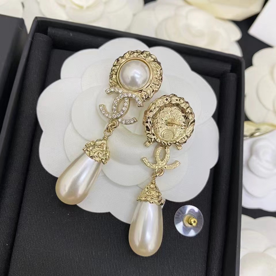 Chanel Earrings Pearl L