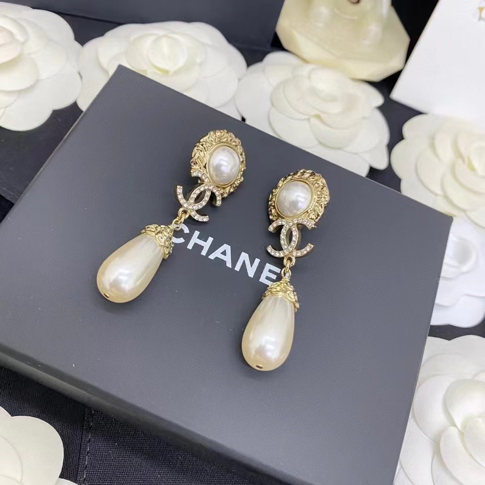 Chanel Earrings Pearl L
