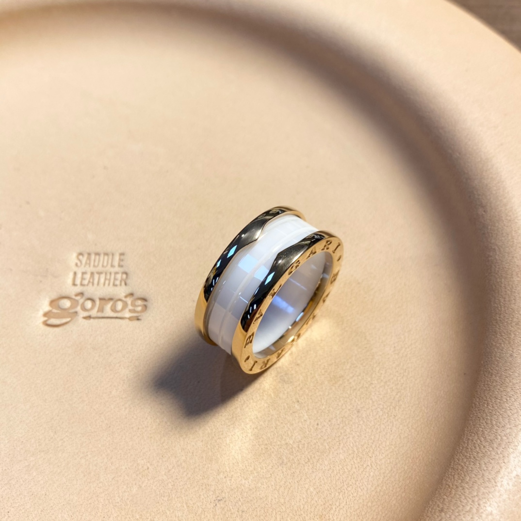 Bvlgari Basic Jewelry Gold