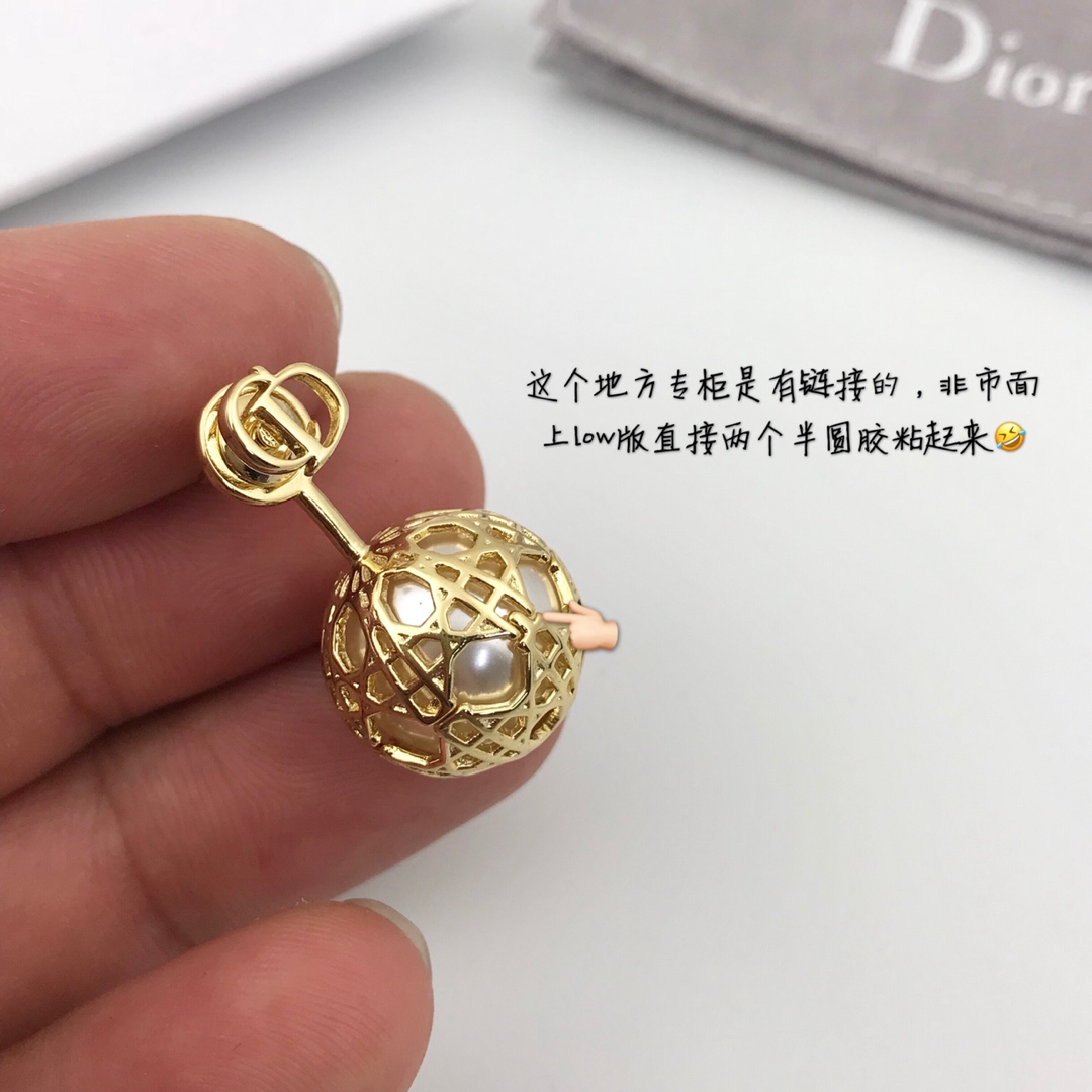 Dior Earrings Pearl Gold