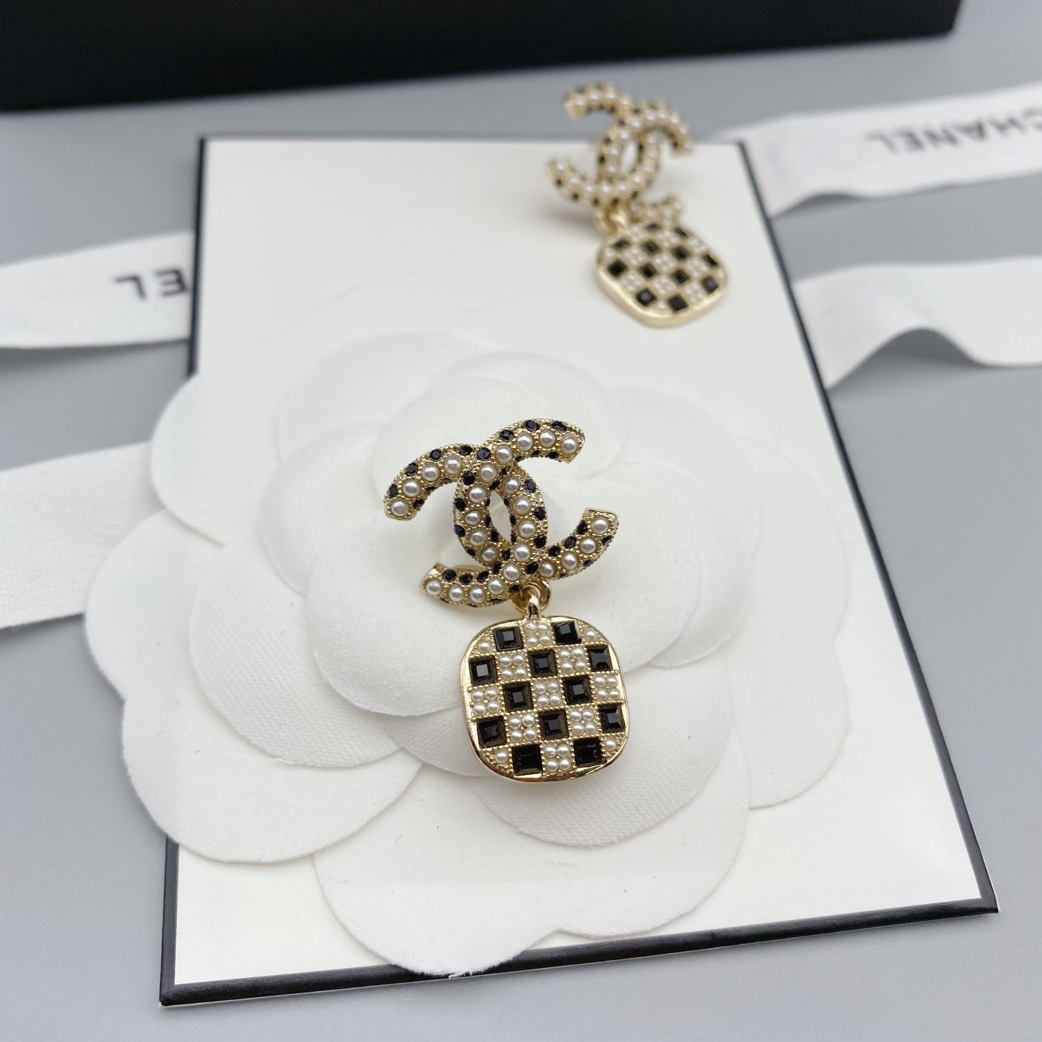 Chanel Earrings L