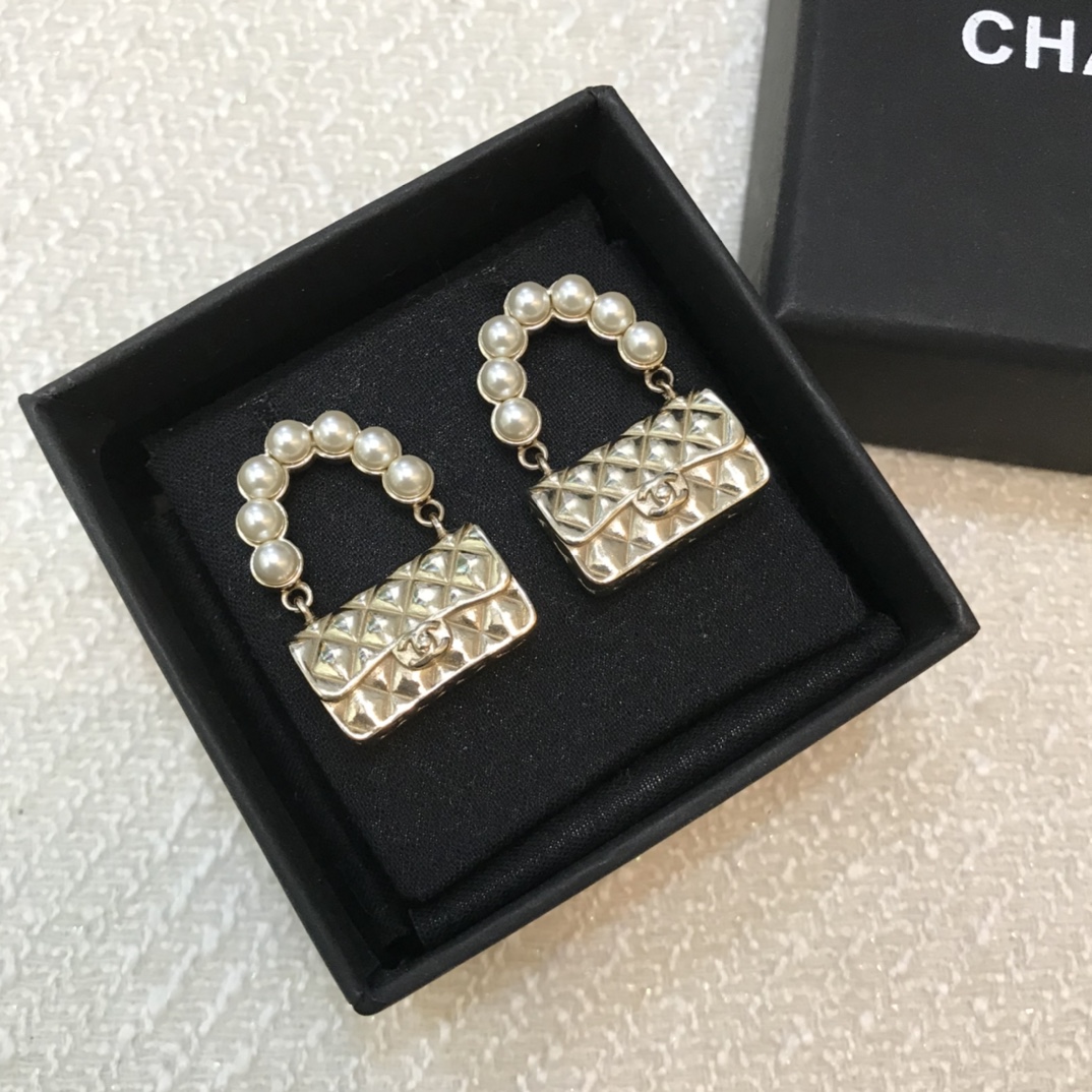 Chanel Earrings Pearl L