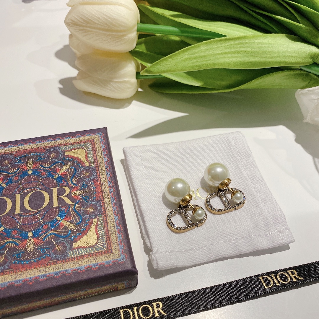 Dior Earrings Pearl