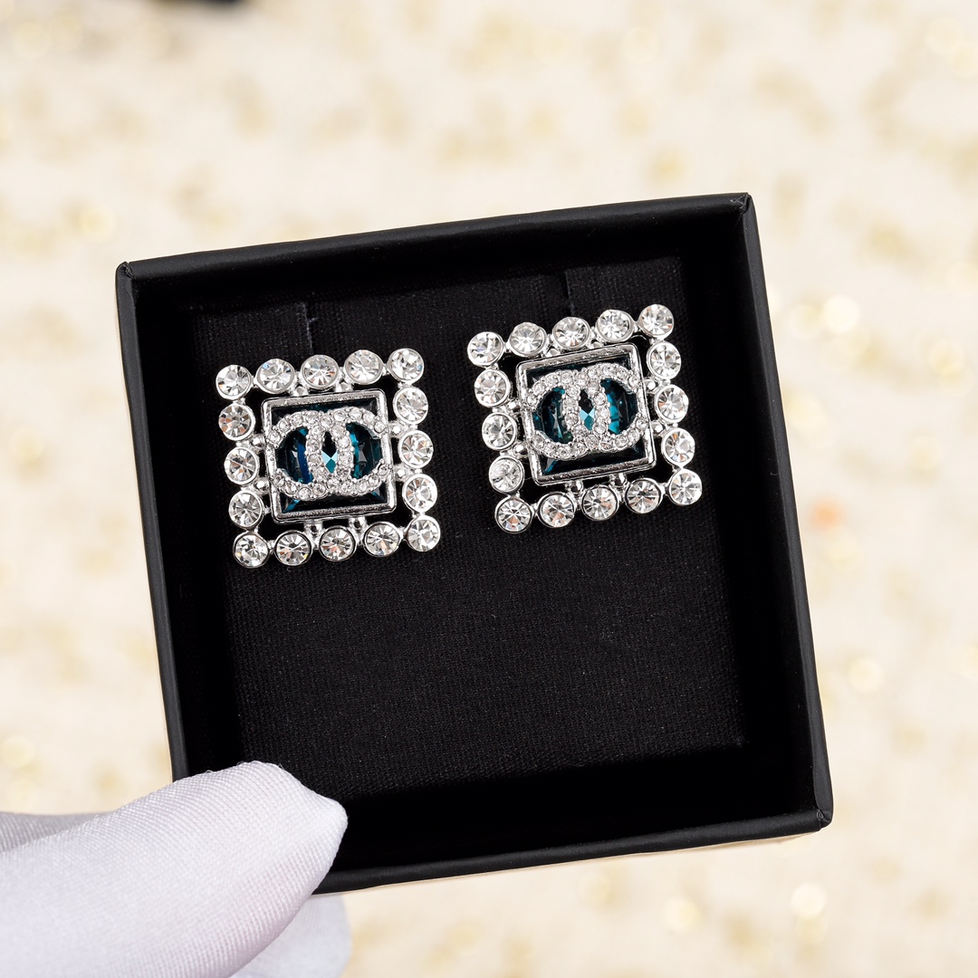 Chanel Earrings Pearl Black