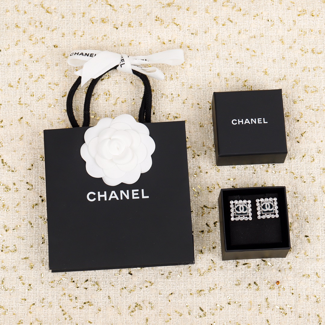 Chanel Earrings Pearl Black
