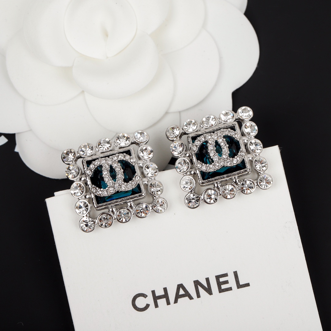 Chanel Earrings Pearl Black