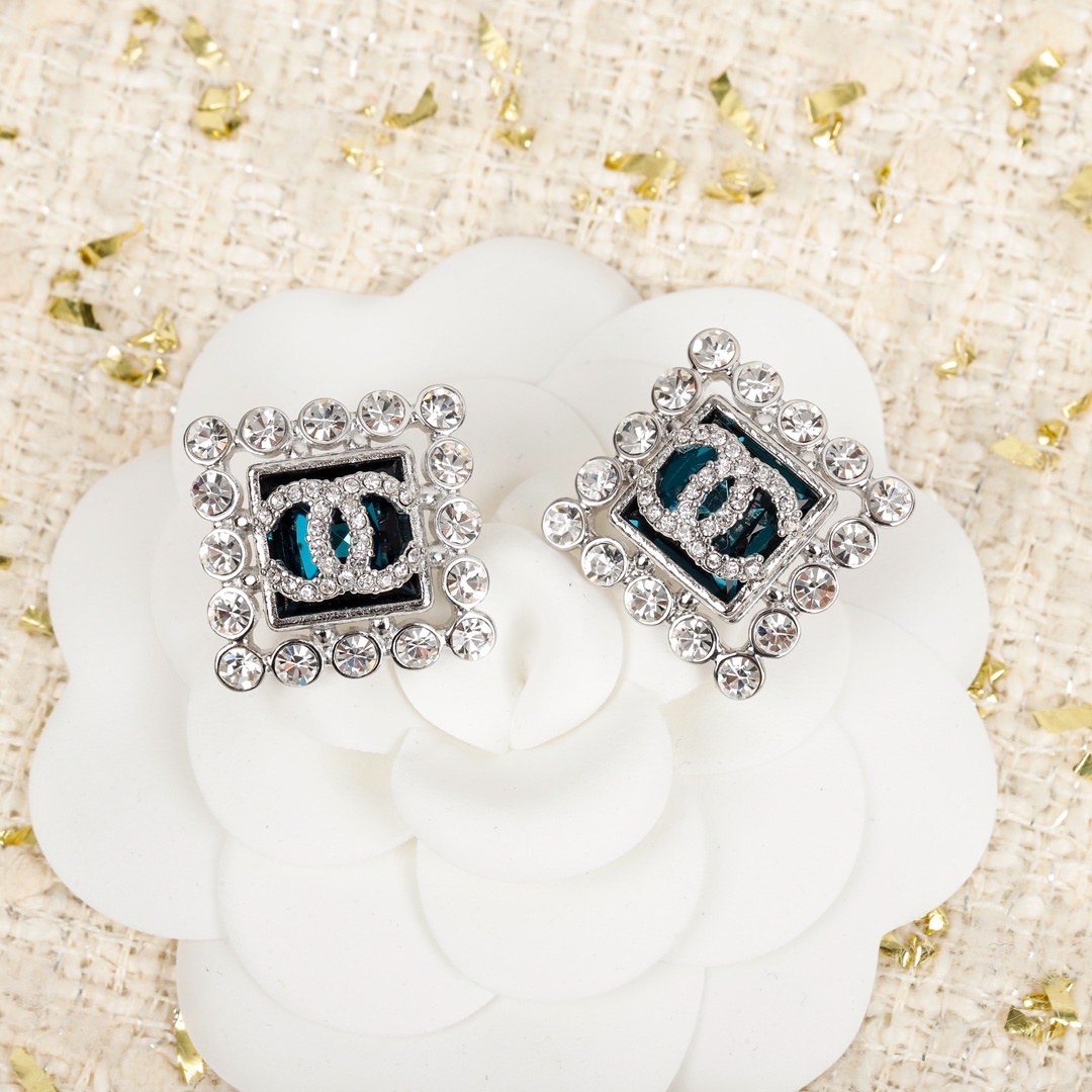 Chanel Earrings Pearl Black