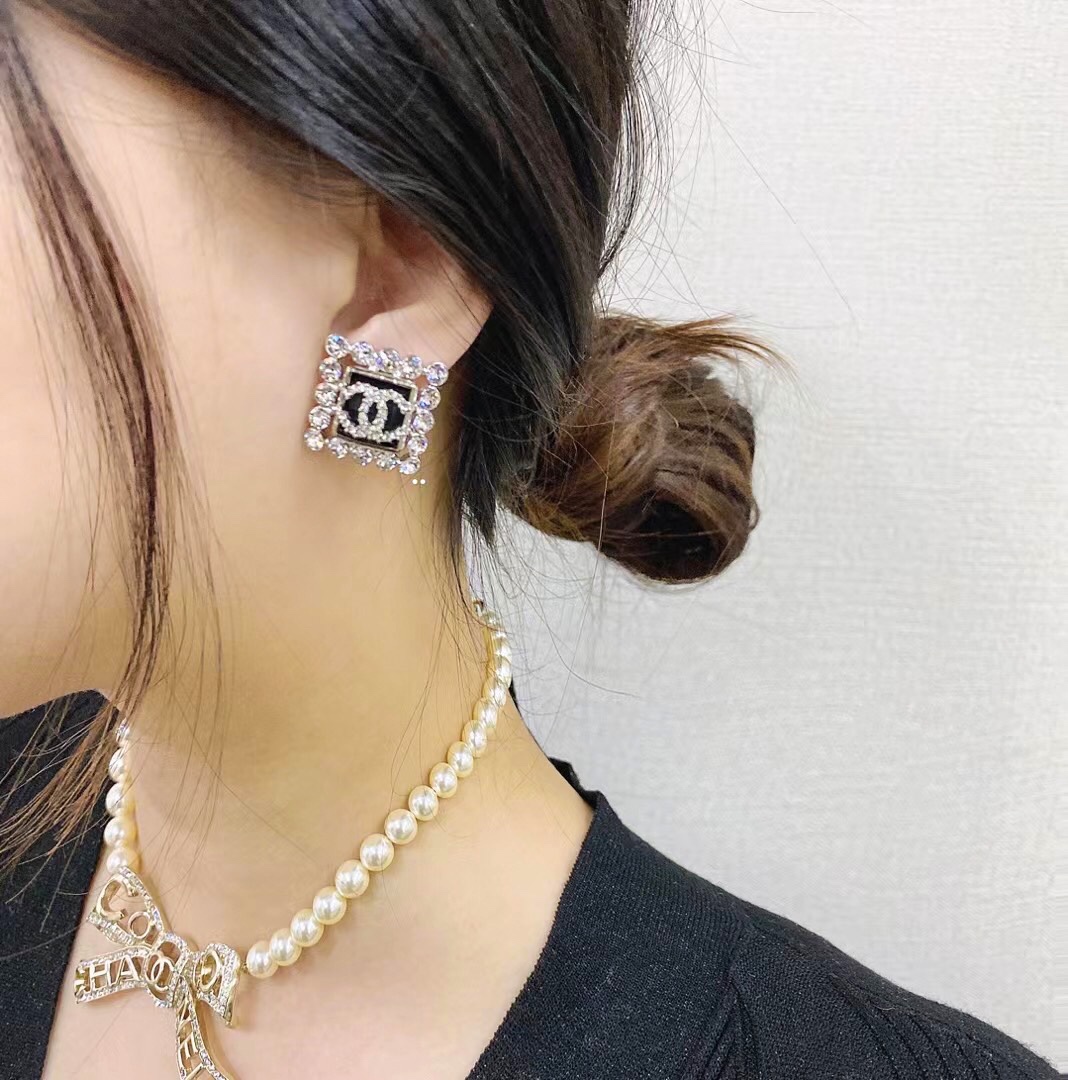 Chanel Earrings Pearl Black