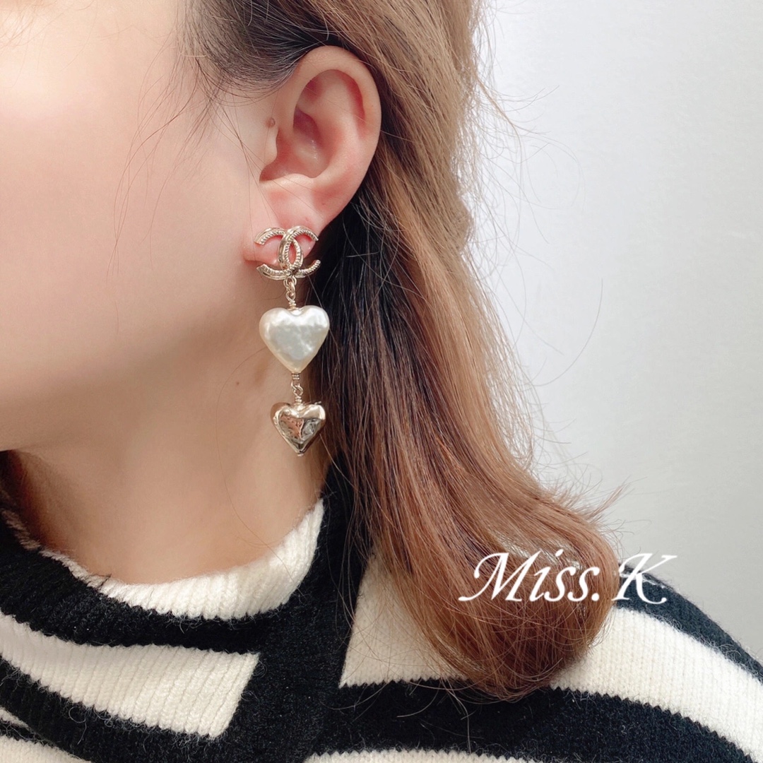 Chanel Earrings Pearl Gold