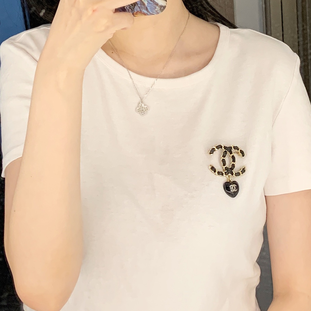 Chanel Brooch Black L