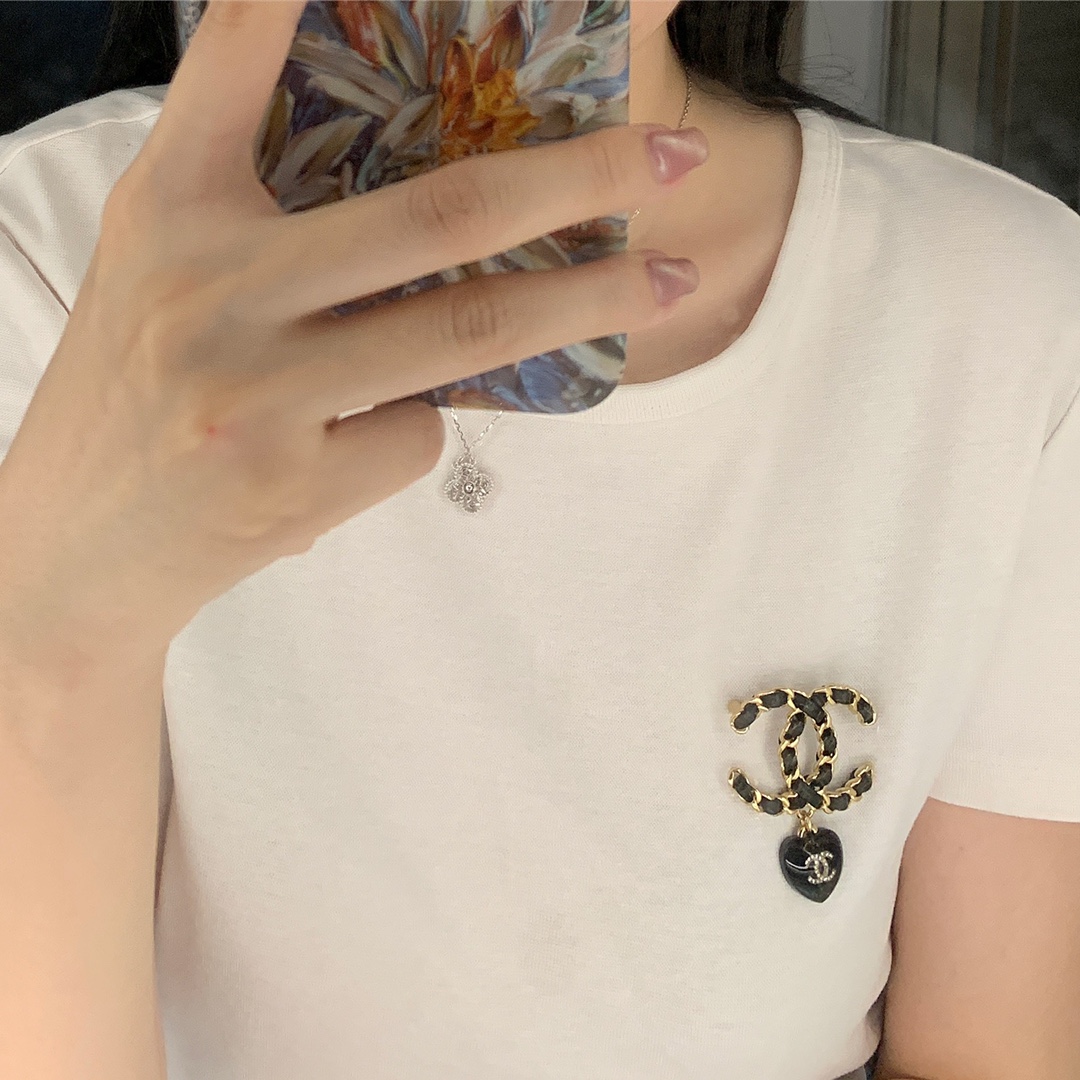 Chanel Brooch Black L