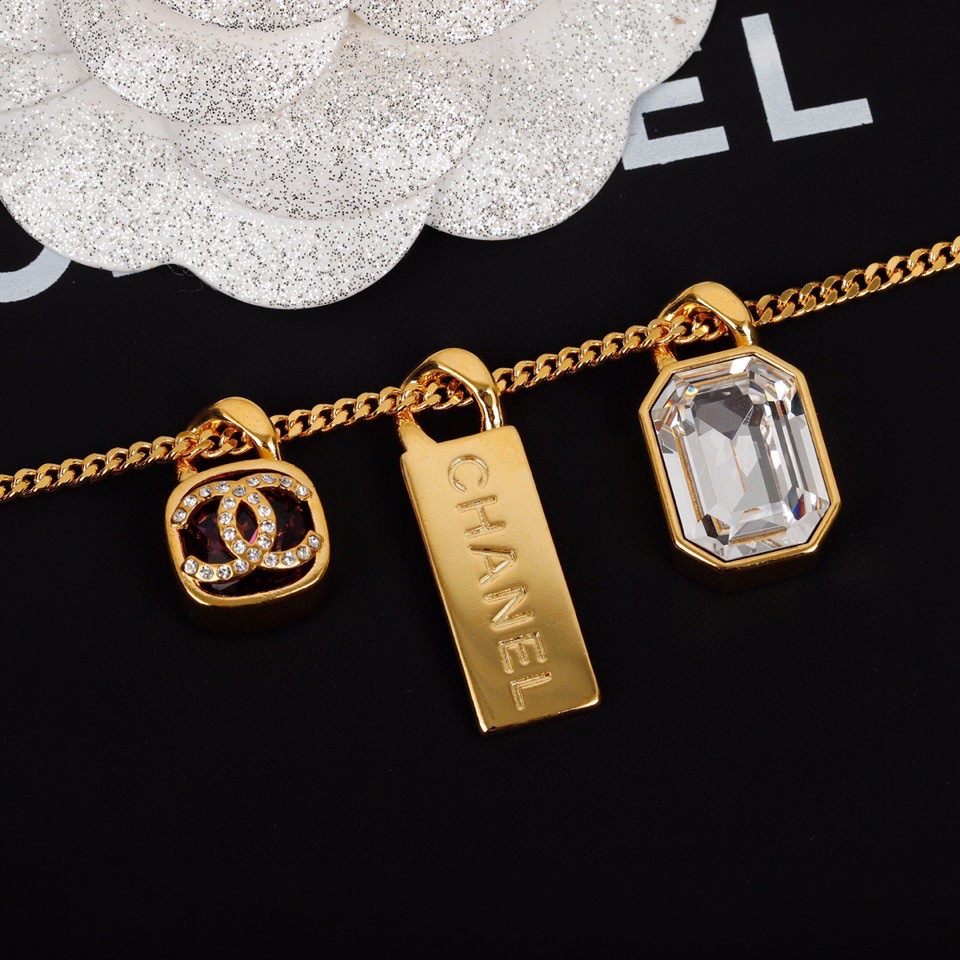 Chanel Female Necklace Gold Gold L