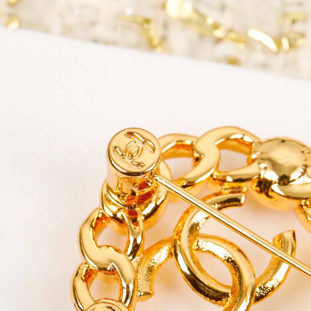 Chanel Female Earrings Gold Gold 5-l