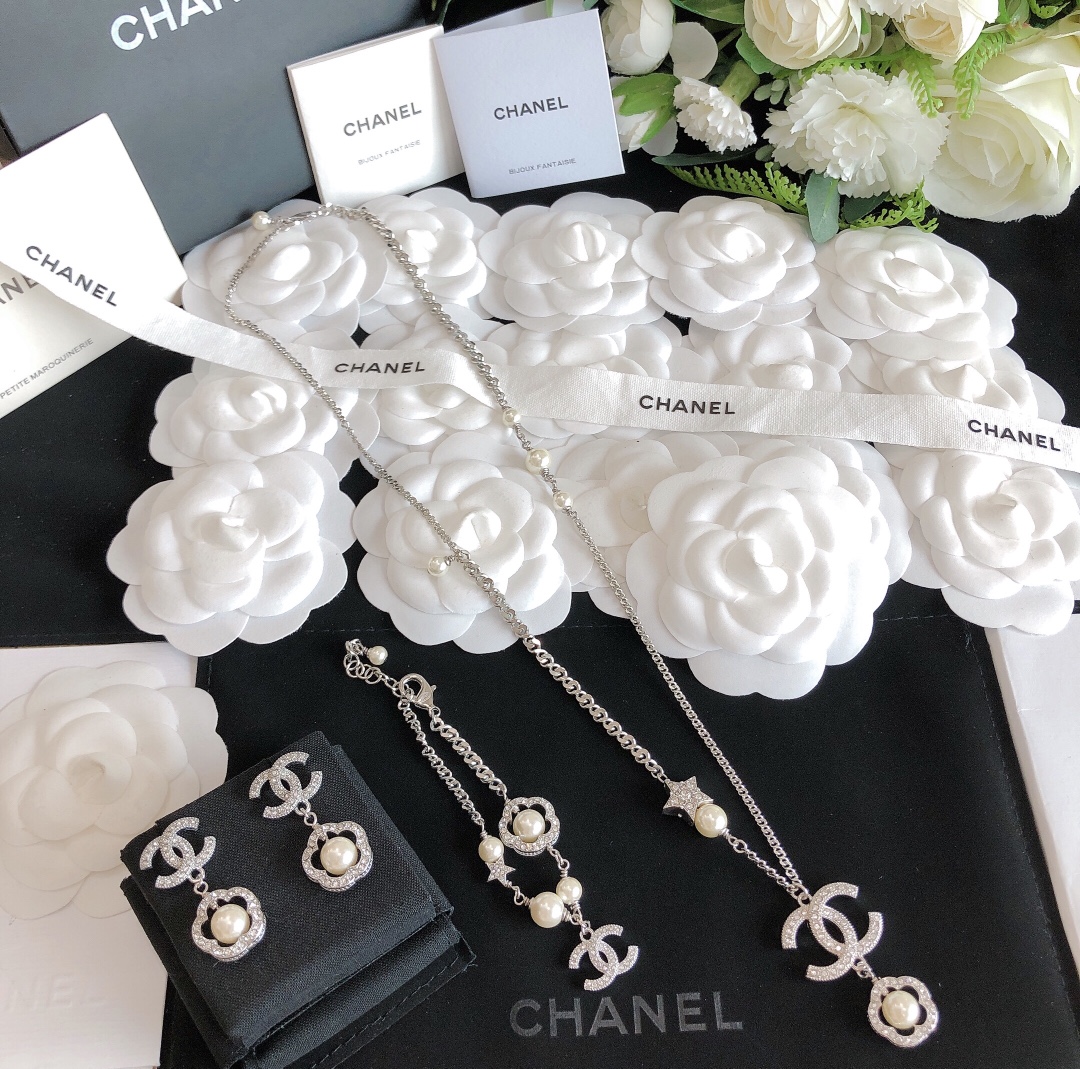 Chanel Basic Jewelry S-m