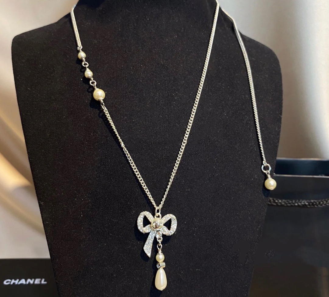 Chanel Necklace Pearl L