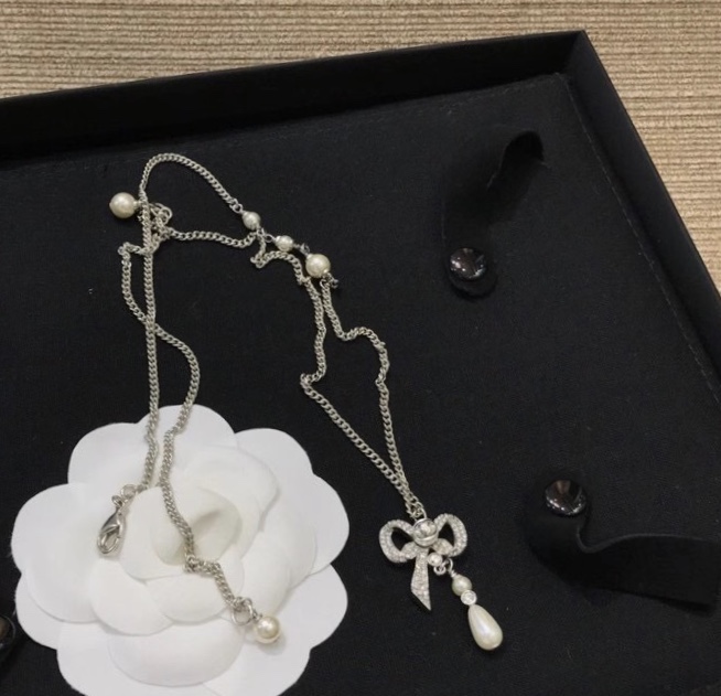 Chanel Necklace Pearl L