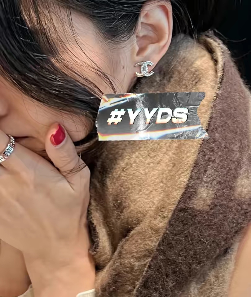 Chanel Earrings Gold