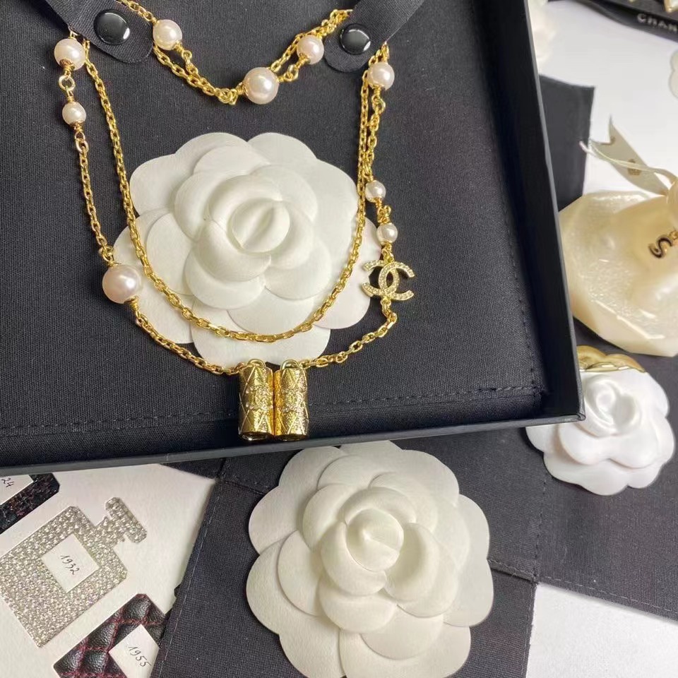 Chanel Necklace Pearl Gold