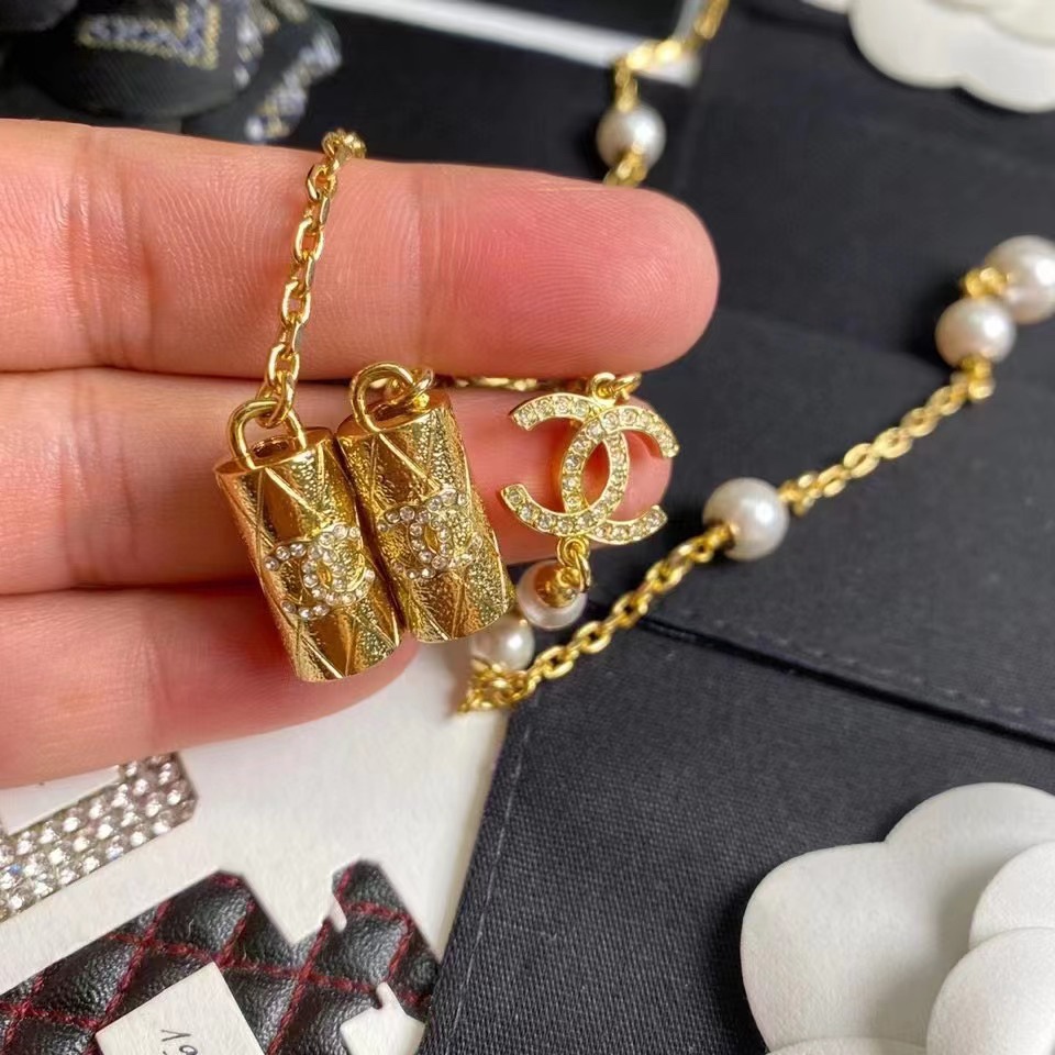 Chanel Necklace Pearl Gold