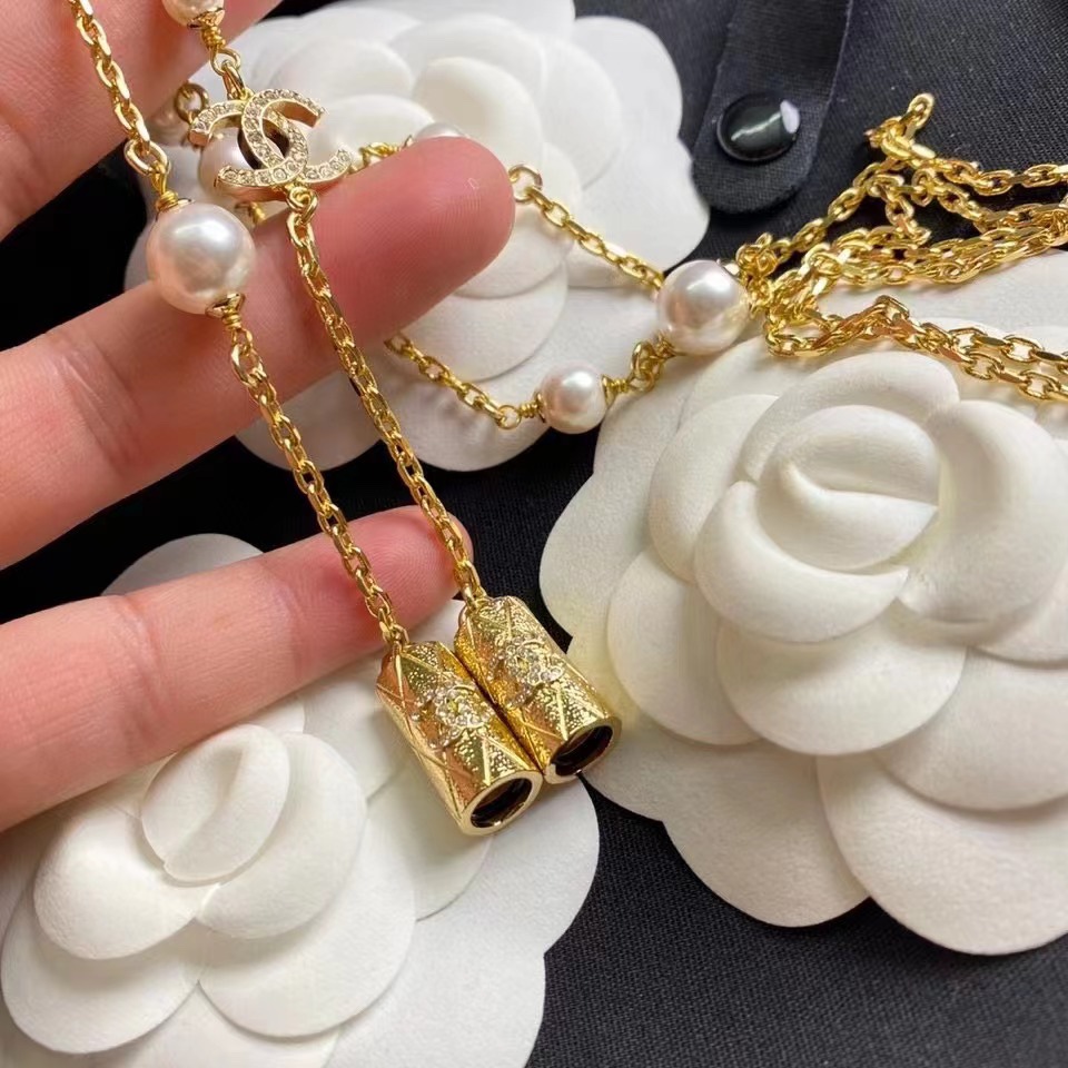 Chanel Necklace Pearl Gold