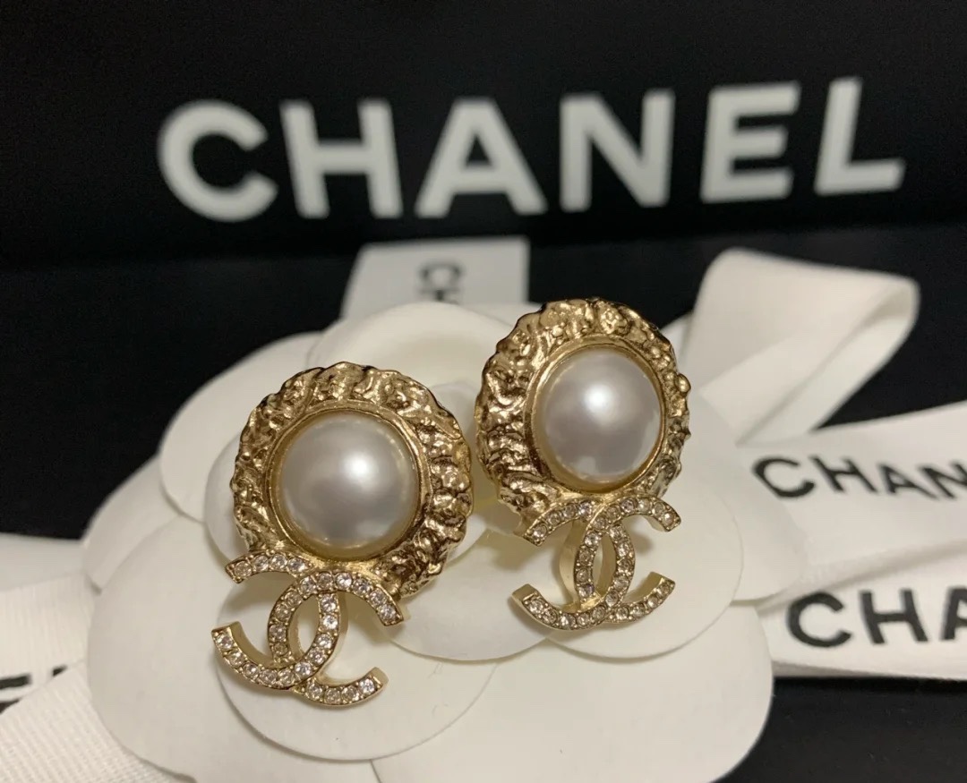 Chanel Earrings Pearl L