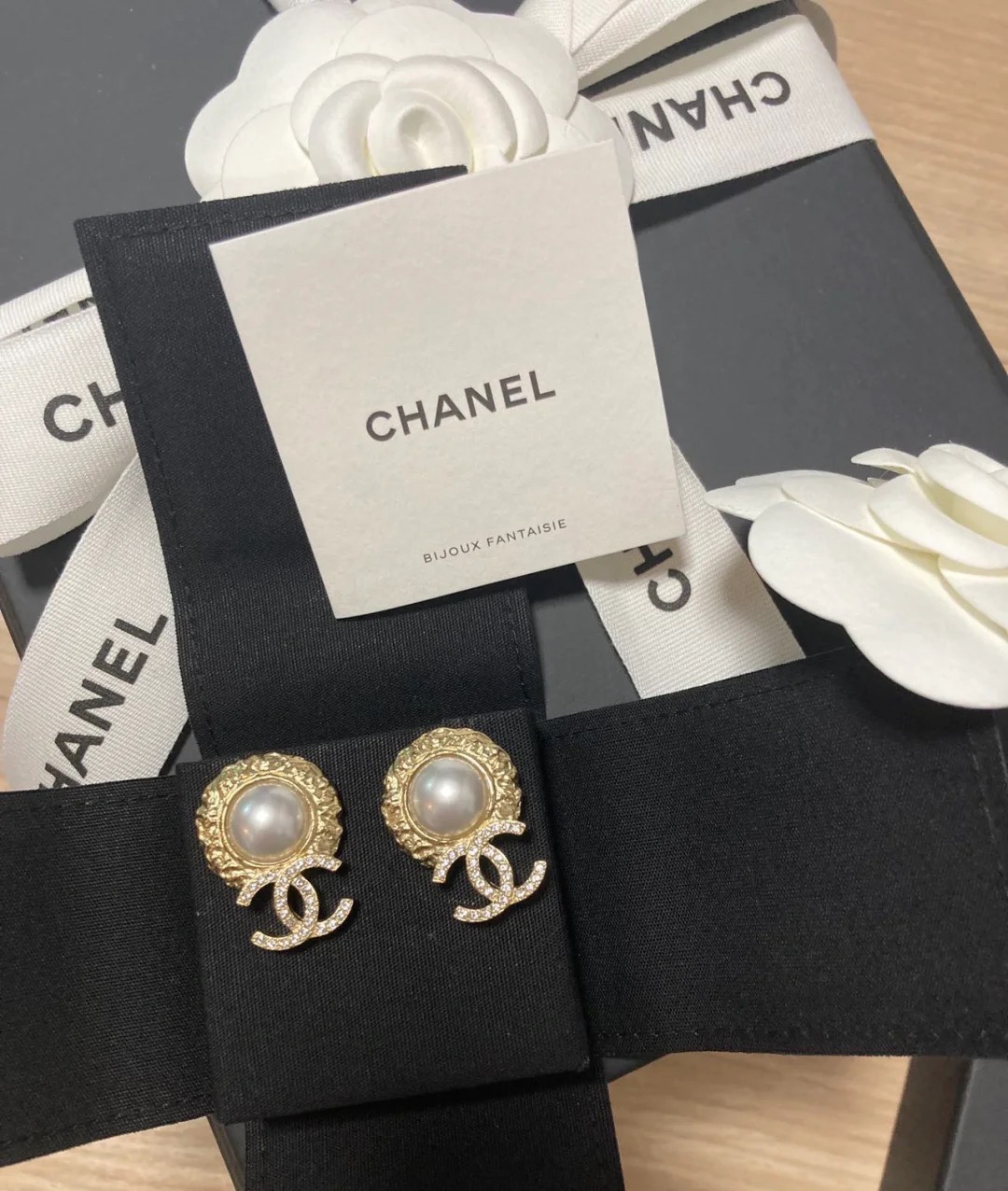Chanel Earrings Pearl L