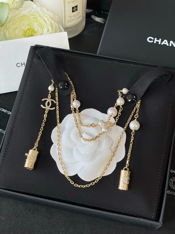 Chanel Female Necklace Pearl Gold S-l