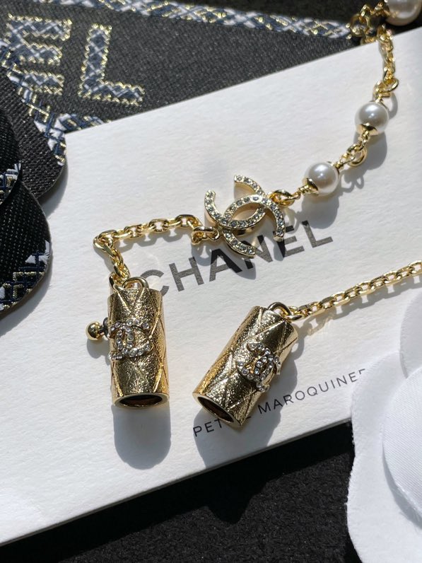 Chanel Female Necklace Pearl Gold S-l