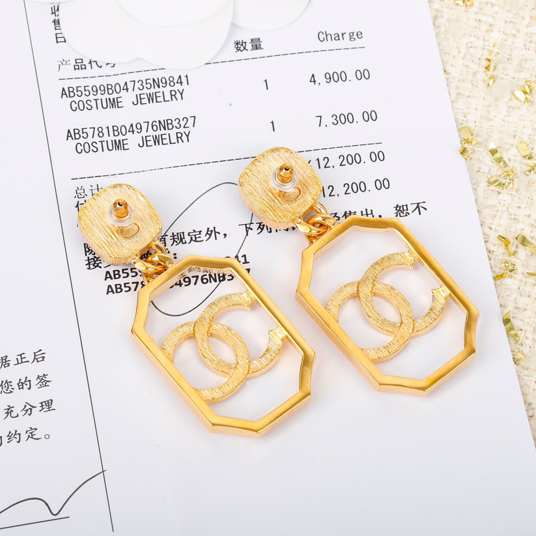 Chanel Female Earrings Gold Gold L
