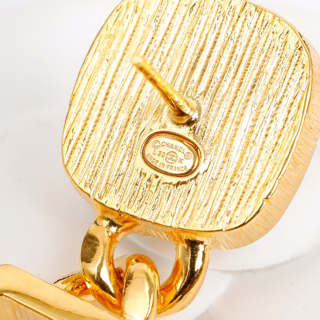 Chanel Female Earrings Gold Gold L