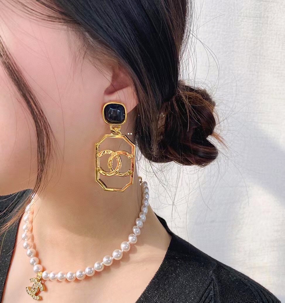 Chanel Female Earrings Gold Gold L