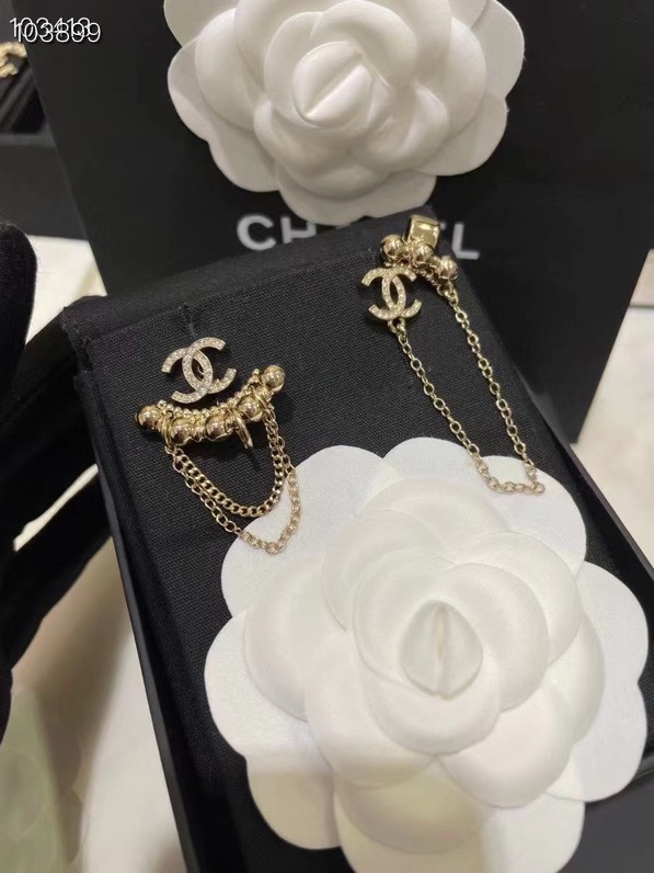 Chanel Earrings Gold