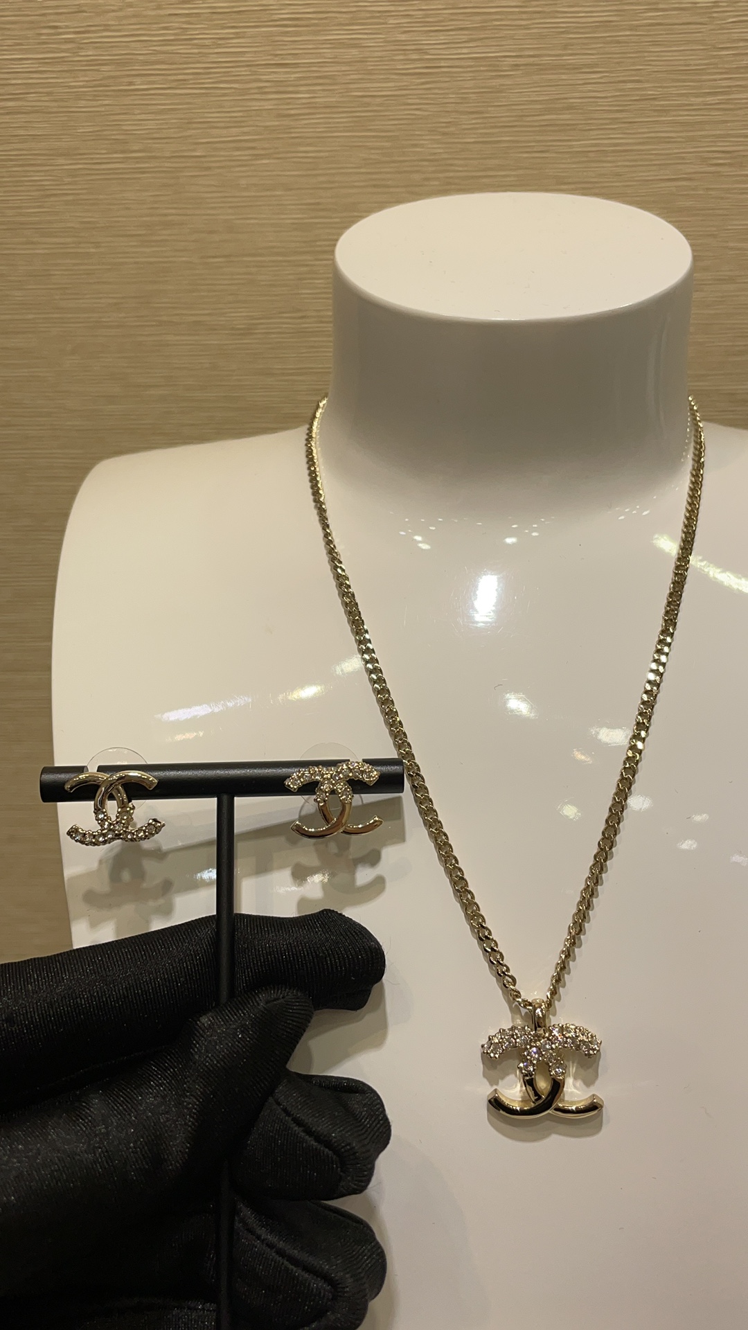 Chanel Necklace Gold