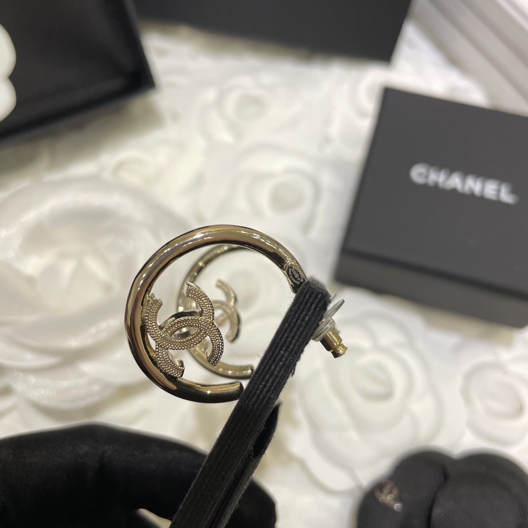 Chanel Earrings Gold