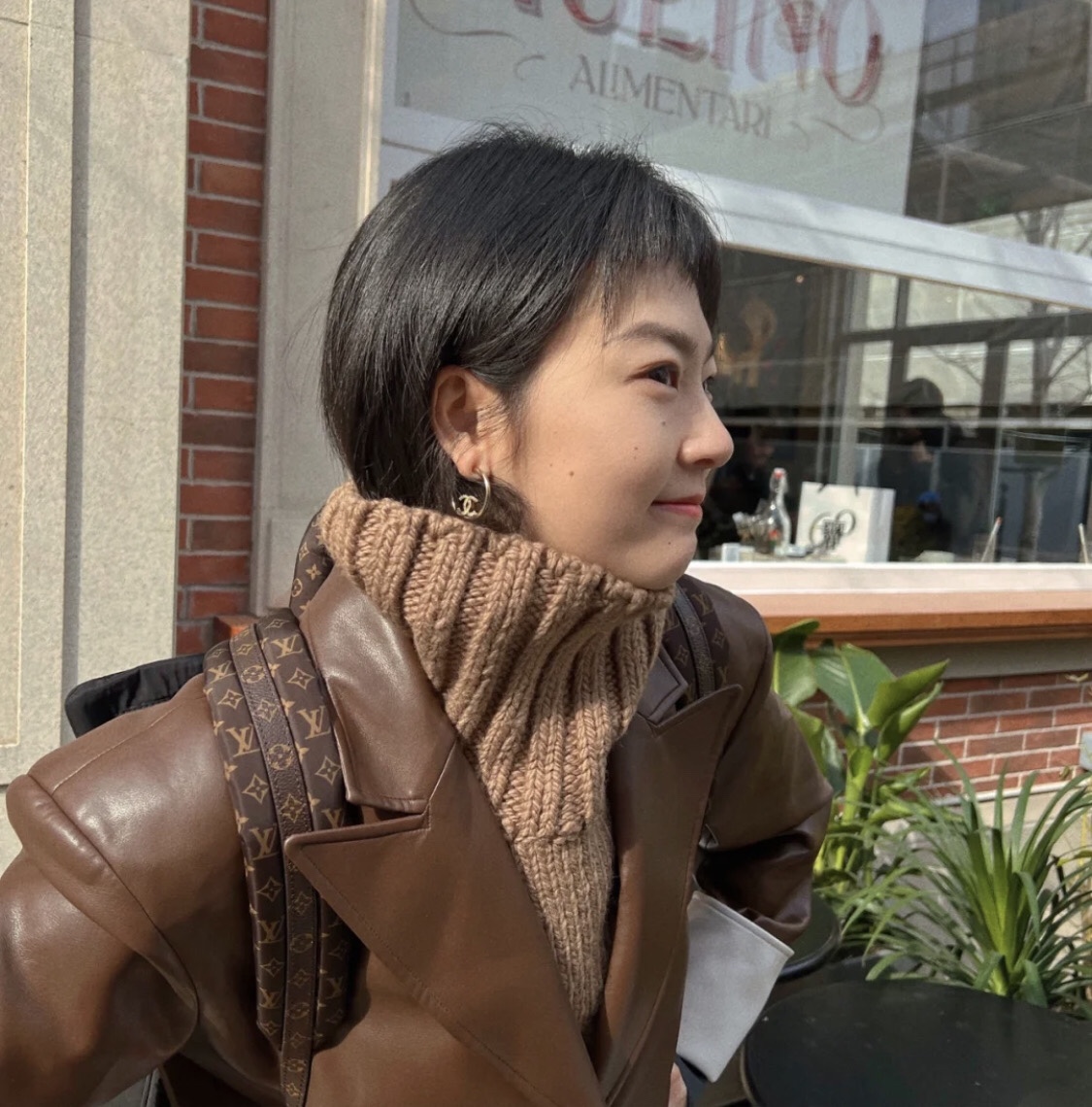 Chanel Earrings Gold