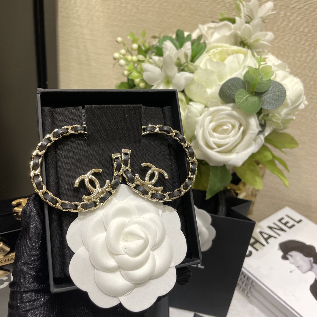 Chanel Earrings Gold