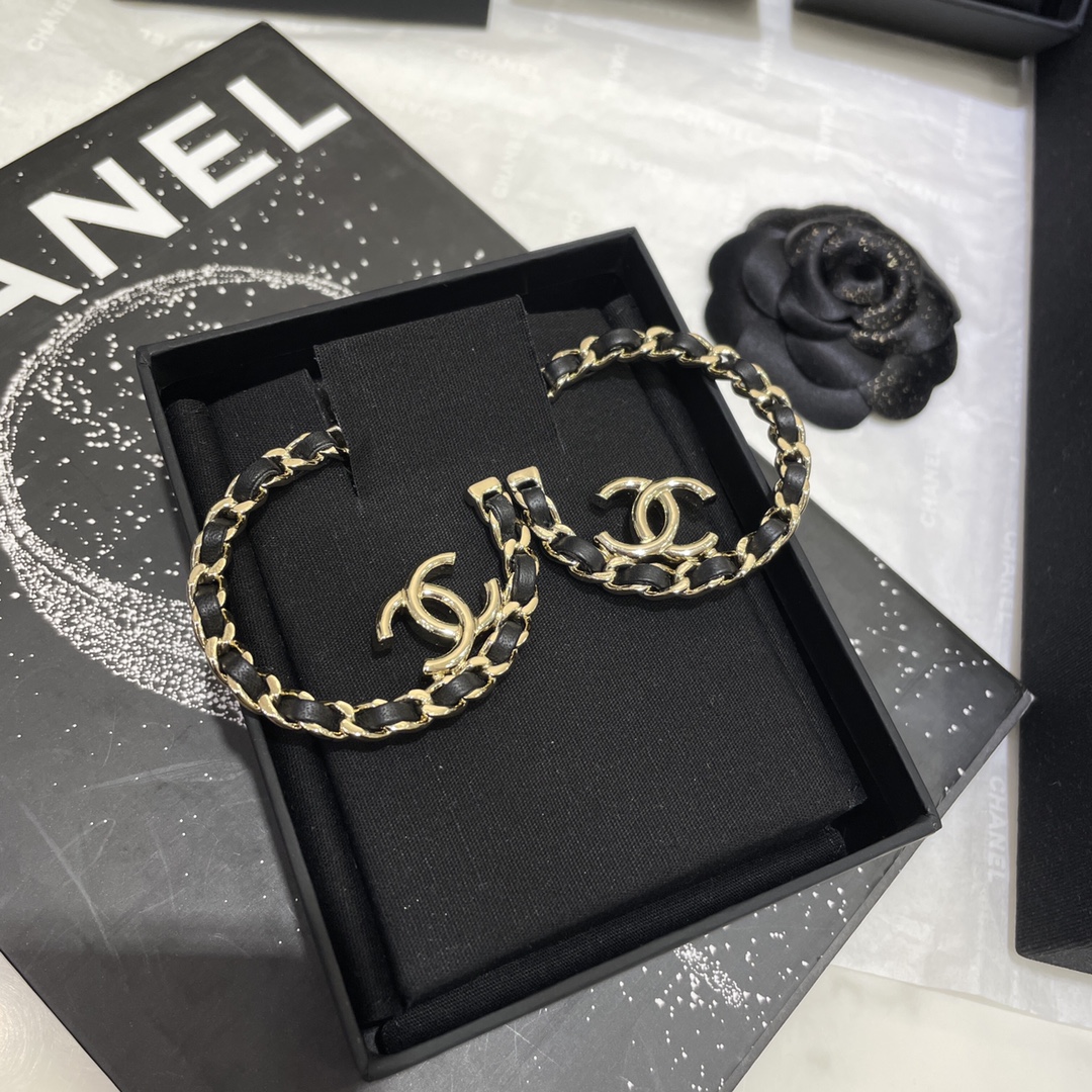 Chanel Earrings Gold