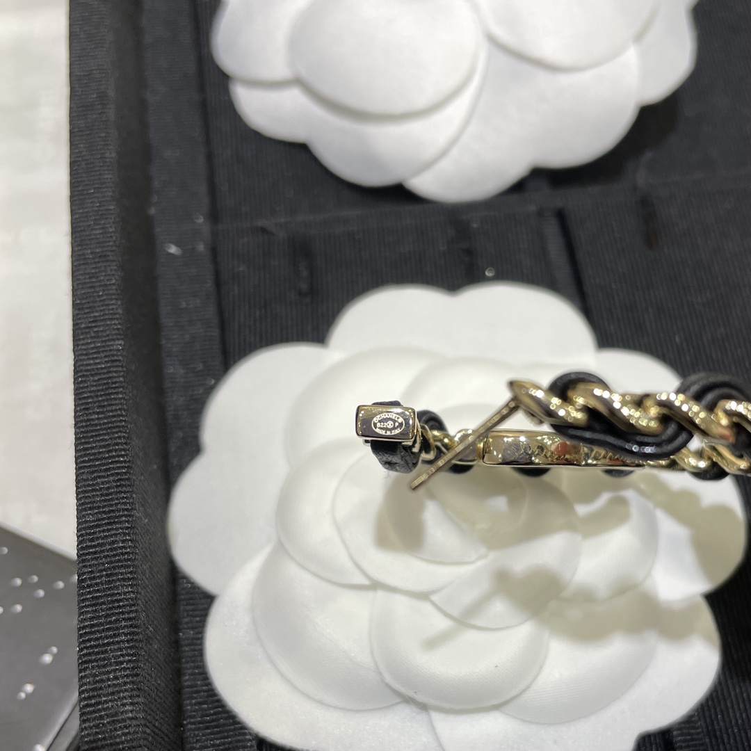 Chanel Earrings Gold