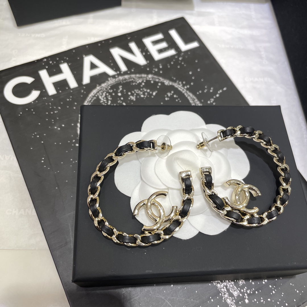 Chanel Earrings Gold