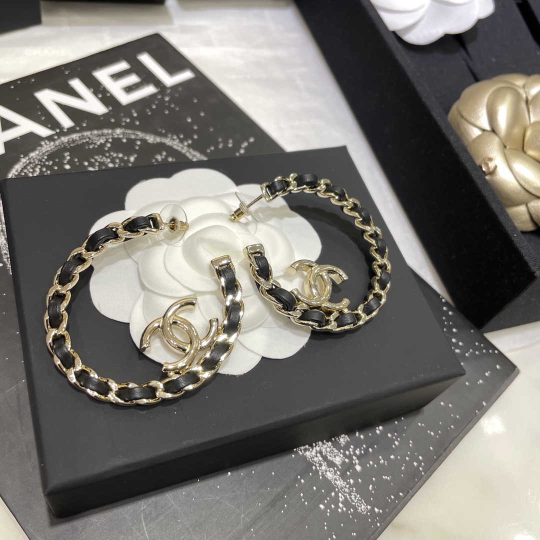 Chanel Earrings Gold