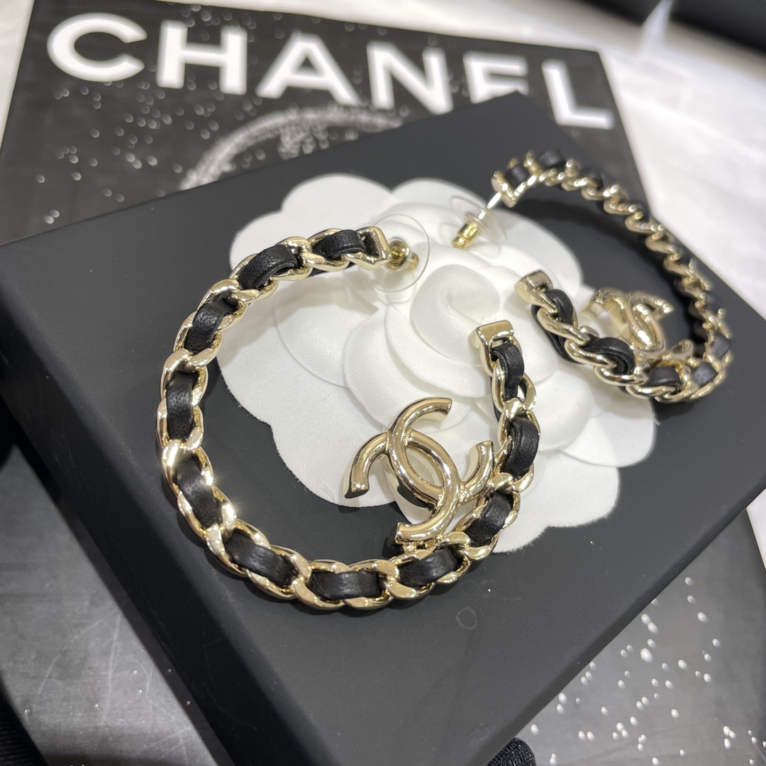 Chanel Earrings Gold
