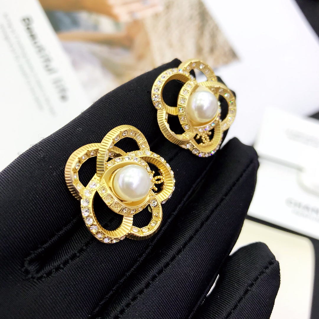 Chanel Earrings L