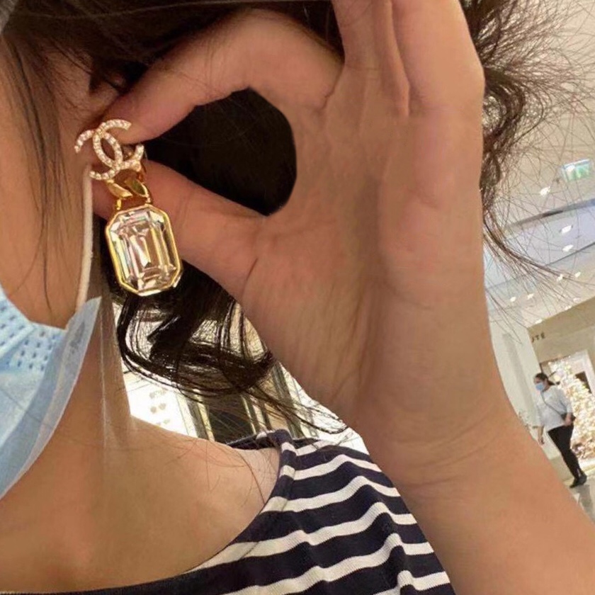 Chanel Female Earrings Gold Gold L