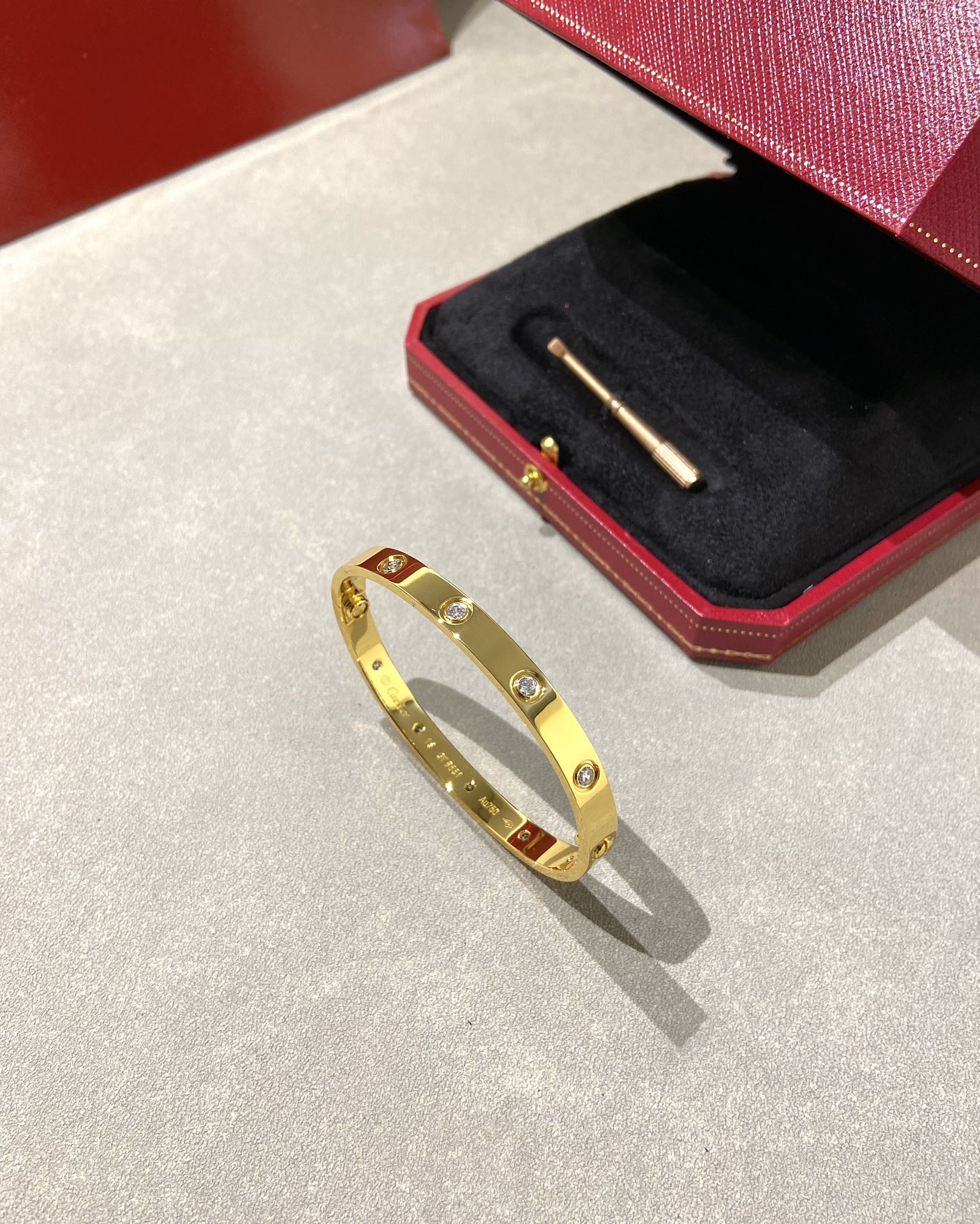 Cartier Bangle Gold Gold 19