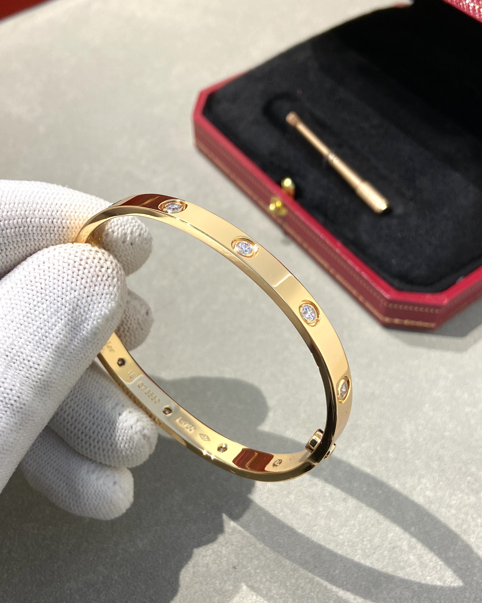 Cartier Bangle Gold 19